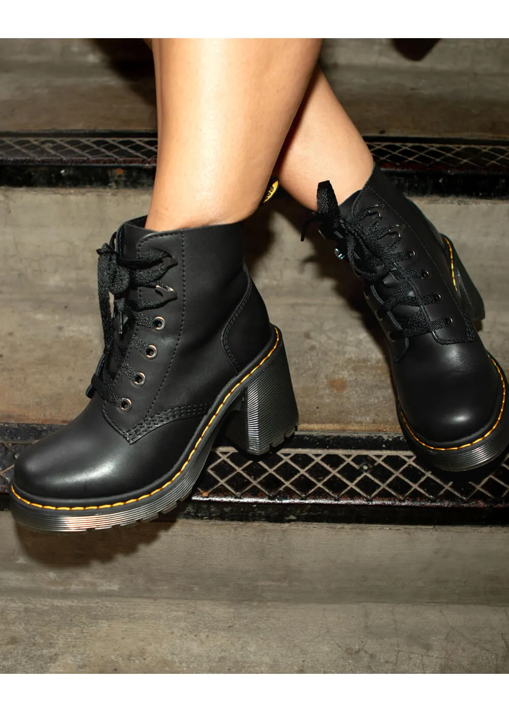 Dr. Martens Jesy Leather Sendal Ankleboots Black