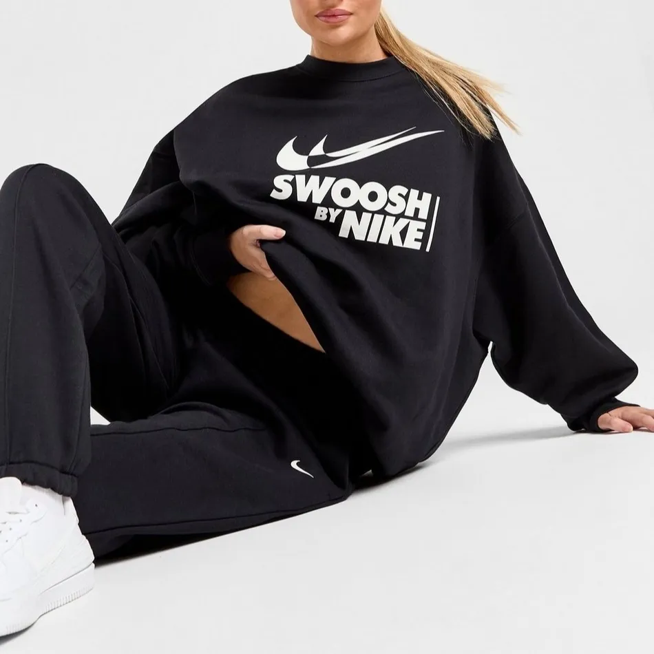 Nike  |Sweat Logo Hoodies & Sweatshirts